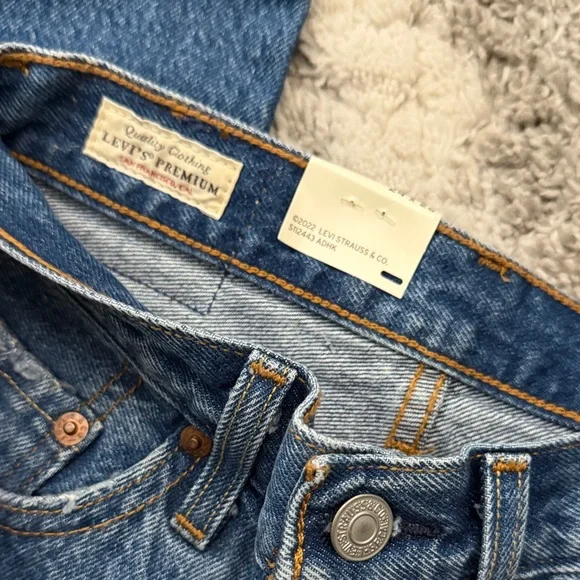 Levi’s 501 Original Fit Distressed Jeans - Size 24x26 (New With Tags) - Picture 7 of 8